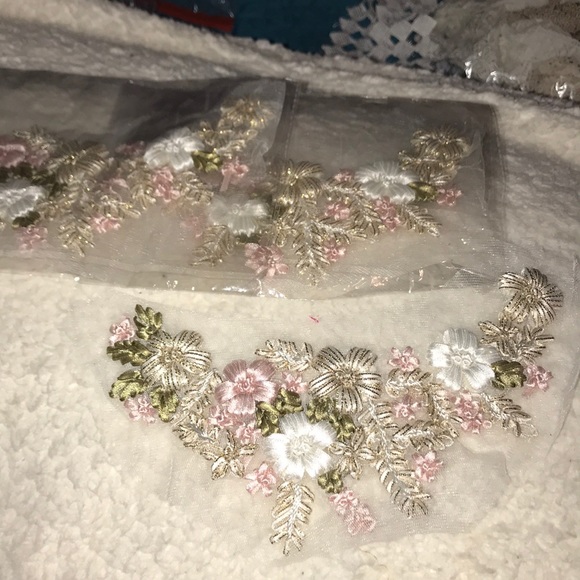 New Beautiful 3D Flower Appliqués - Picture 9 of 9
